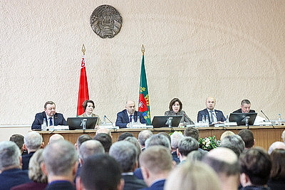 ЖКХ, здравоохранение, развитие территорий. Работу с обращениями в Витебской области рассмотрели в Ушачах