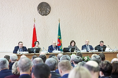 ЖКХ, здравоохранение, развитие территорий. Работу с обращениями в Витебской области рассмотрели в Ушачах