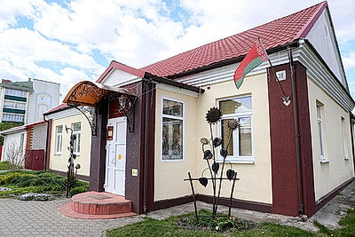 Дизайнерский наряд с кодом предков. Костюмы Малоритского строя вписались в современный гардероб