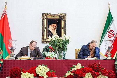 В книге соболезнований в посольстве Ирана в Беларуси продолжают оставлять записи