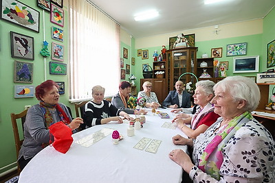 Поделиться теплом. В Клецком районе приняли участников акции \"Подари радость ближнему\"