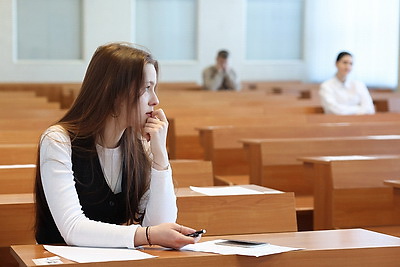 Около 58,5 тыс. белорусских одиннадцатиклассников приняли участие в репетиционном ЦЭ
