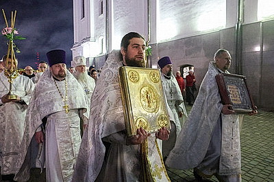 Православные верующие отмечают Пасху