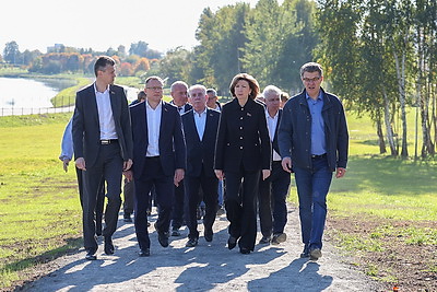 Кочанова ознакомилась с благоустроенными локациями отдыха в Минске