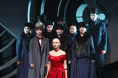 Орловский театр \"Свободное пространство\" представил на театральном форуме \"M.@rt.контакт\" спектакль \"Анна. Сны\"