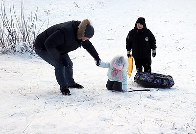Любители активного отдыха провели праздничные выходные на снежных склонах