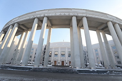 \"Впечатляет буквально все\". Участники \"Первого шага в науку\" о масштабе конференции и современных разработках