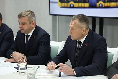 Лукашенко ознакомился с развитием производства отечественного пассажирского транспорта