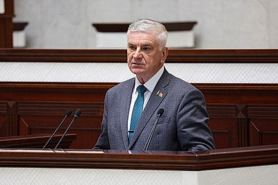 \"Максимально задействовать полномочия для реализации решений\". Сергеенко о ключевой задаче на сессию