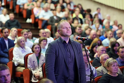 \"Такие встречи дают много полезной информации\". Богодель и Эйсмонт встретились с жителями Молодечно и Новополоцка