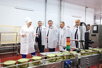 Развитие сырьевой базы и увеличение выпуска продукции. Турчин посетил Оршанский мясоконсервный комбинат