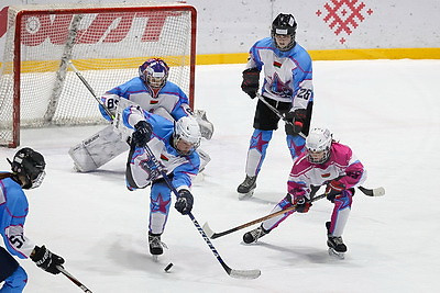 В хоккей играют не только мужчины. Всемирный женский хоккейный матч прошел в Минске