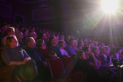 Спектакль \"Земля Эльзы\" прошел в Белорусском государственном молодежном театре