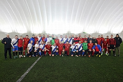 Товарищеский футбольный матч сыграли сборная Следственного комитета и команда \"Родина\"