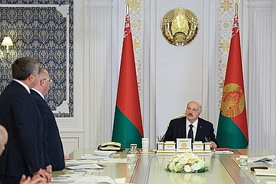 Лукашенко собрал совещание по отдельным вопросам социально-экономического развития