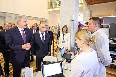 Диалог о будущем сердца страны. В Овальном зале собрались женщины, которые хотят сделать жизнь на селе ярче и комфортнее