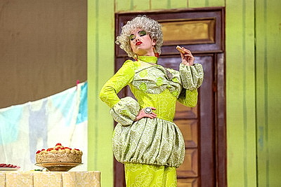 В Гродненском областном драматическом театре готовят премьеру - комедию-буфф \"Свадьба\"