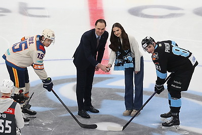 Минские динамовцы забросили шесть шайб в ворота \"Шанхайских драконов\"