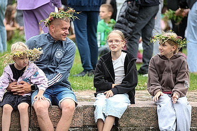 Цветочные венки, народные песни и танцы. Один из самых летних праздников - Купалье прошел на Августовском канале