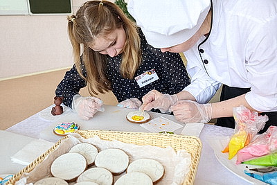 Встреча Кочановой с воспитанниками социально-педагогических центров прошла в столичном колледже