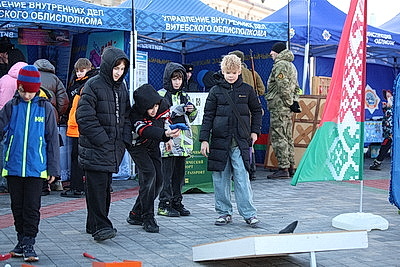 Выставка спецтранспорта, интерактивные площадки, конкурсы. Акция МВД проходит у Дворца Республики в Минске