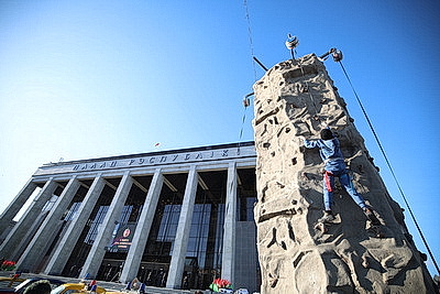 Выставка спецтранспорта, интерактивные площадки, конкурсы. Акция МВД проходит у Дворца Республики в Минске