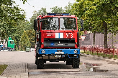 В Беларуси стартовали курсы по тушению электромобилей для спасателей из 11 стран
