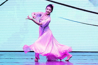 Китайские танцы и боевые искусства. В Минске прошел концерт к Празднику весны