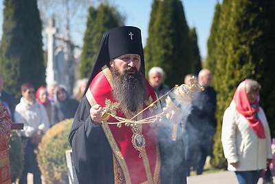 Православные верующие отметили Радуницу