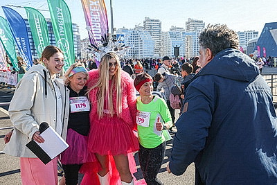 \"Заряд эндорфинами и цветы на финише\". \"Красивый забег\" прошел в Минске