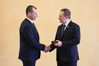 Люди разных профессий, но с общим подходом к делу. В Минске вручили госнаграды