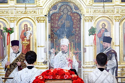 Православные верующие отмечают Пасху