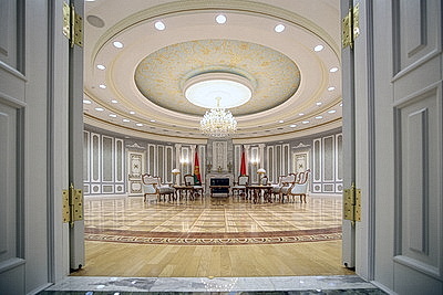 Для работников предприятий и социальной сферы Житковичского района провели экскурсию во Дворце Независимости