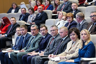 В съезде партии \"Белая Русь\" участвуют около 600 делегатов со всей страны