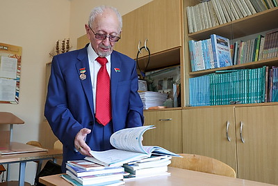 Народный учитель Фельдман: Математика учит находить выходы из тупиков, воспитывает трудолюбие и настойчивость