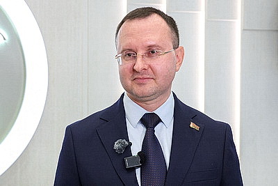 \"Забота о семье - одновременно большой труд и радость\". Восьми брестчанкам вручили орден Матери