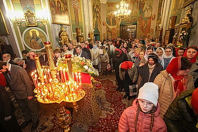 Православные верующие отмечают Пасху