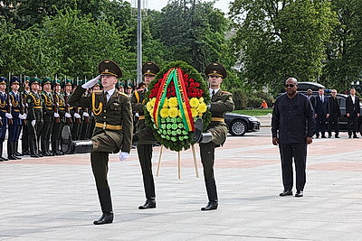 Президент Ганы Джон Драмани Махама с официальным визитом посещает Беларусь