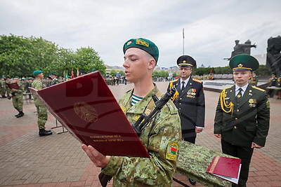 Пограничники в Гродно приняли военную присягу