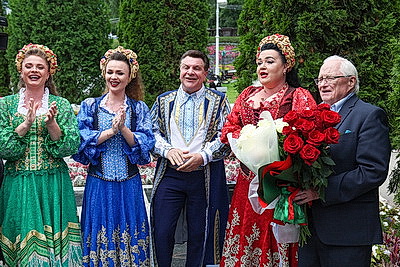 Сразу две именные звезды открыли на Площади лауреатов в Витебске