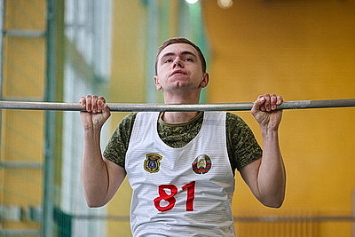 Уровень физподготовки проверяют у военнослужащих 11-й мехбригады