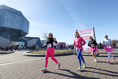 \"Заряд эндорфинами и цветы на финише\". \"Красивый забег\" прошел в Минске