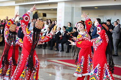 Национальные мелодии и мировые хиты. Мастера искусств Таджикистана представили гала-концерт в Минске