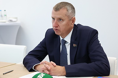 Крутой провел встречи с руководителями регионов России