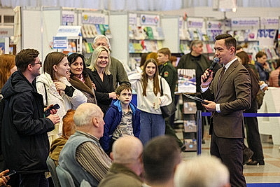 Подведение итогов творческих конкурсов, тематические площадки. В Минске проходит международная книжная выставка-ярмарка