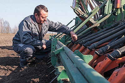 Как спутниковая навигация повышает шансы на богатый урожай уже в посевную