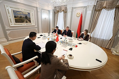 Рекорд в торговле, новые визиты и обоюдная решимость развивать контакты. Крутой встретился с послом КНР