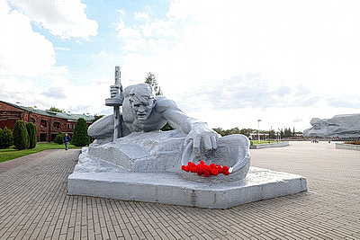 Мемориальному комплексу \"Брестская крепость-герой\" - 55 лет