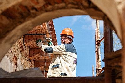 Парковая зона во дворцовом стиле и стена из бутового камня. Какой будет усадьба Потоцких после реконструкции