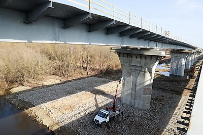 Строительство нового моста через Сож в Ветковском районе вступило в завершающую стадию